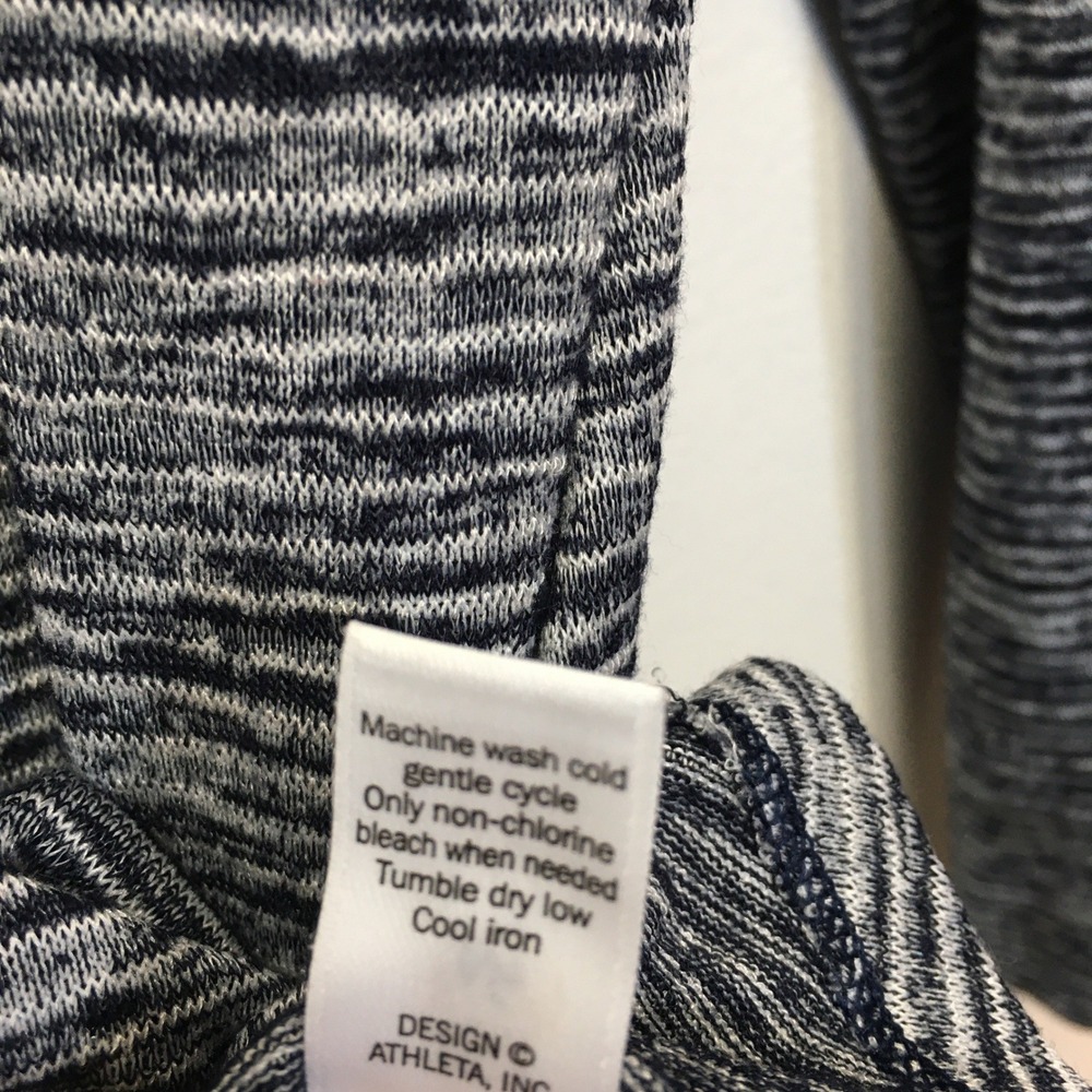 Athleta Space Dye Back Cutout Long Sleeve Top Medium Gray Athleisure Yoga Casual - Picture 10 of 14